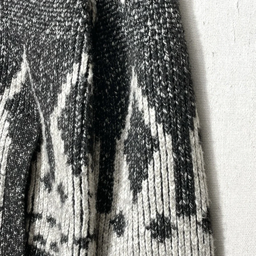 Banana Republic cozy statement